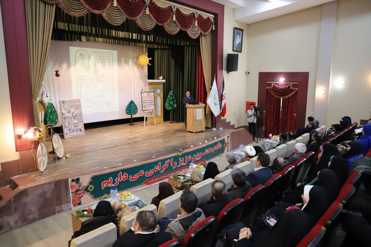 برگزاری آئین اختتامیه مرحله استانی بیست و ششمین جشنواره ی بین المللی قصه گویی + تصاویر