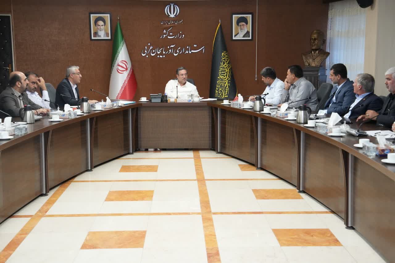 برگزاری جلسه کمیسیون ماده 5 آذربایجانغربی + تصاویر