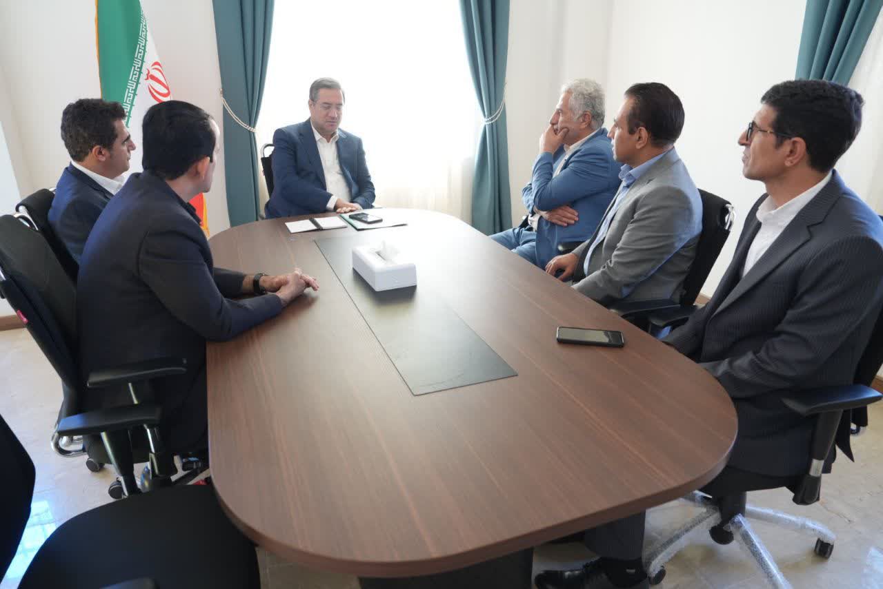 دیدار رئیس فدراسیون ناشنوایان کشور با استاندار آذربایجانغربی + تصاویر