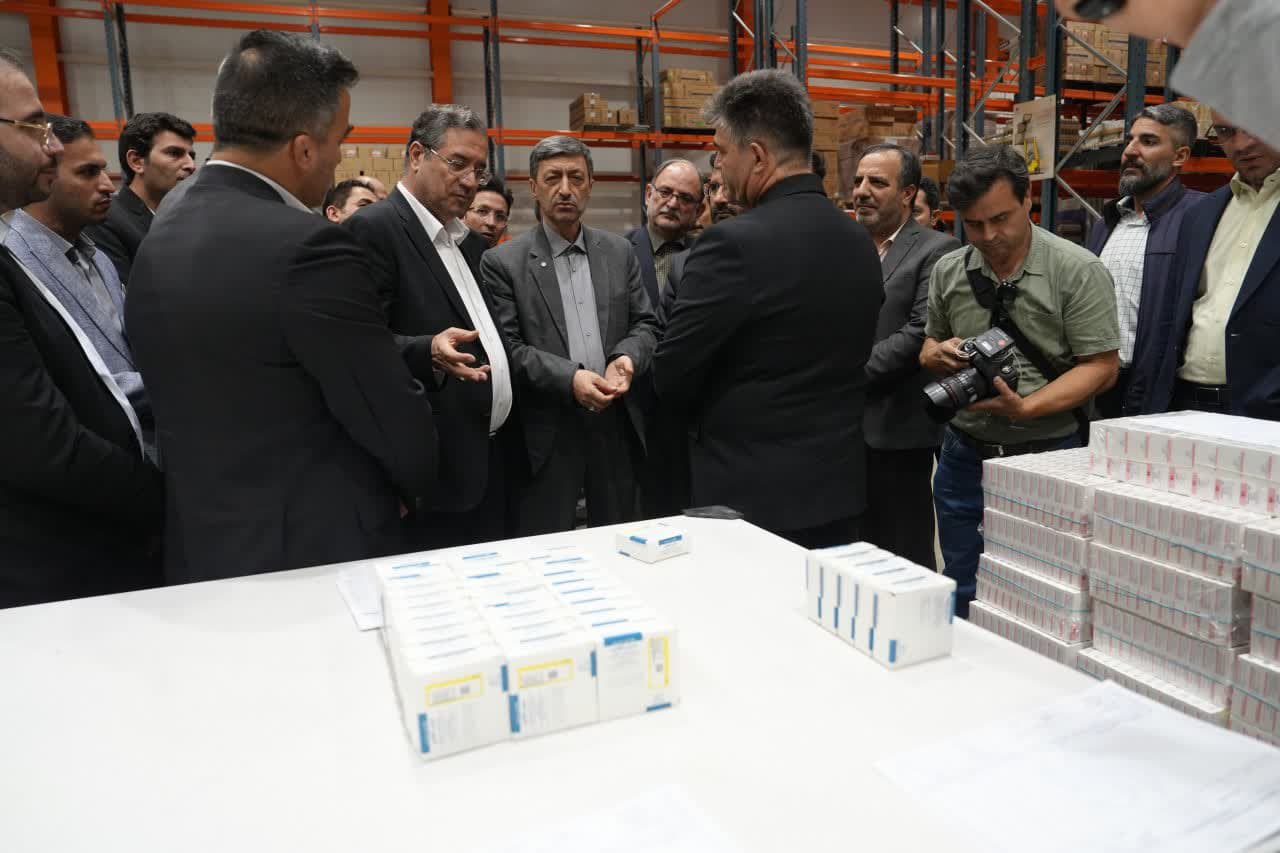 بازدید استاندار آذربایجانغربی و رئیس ستاد اجرایی فرمان امام از شرکت توزیع دارویی البرز + تصاویر