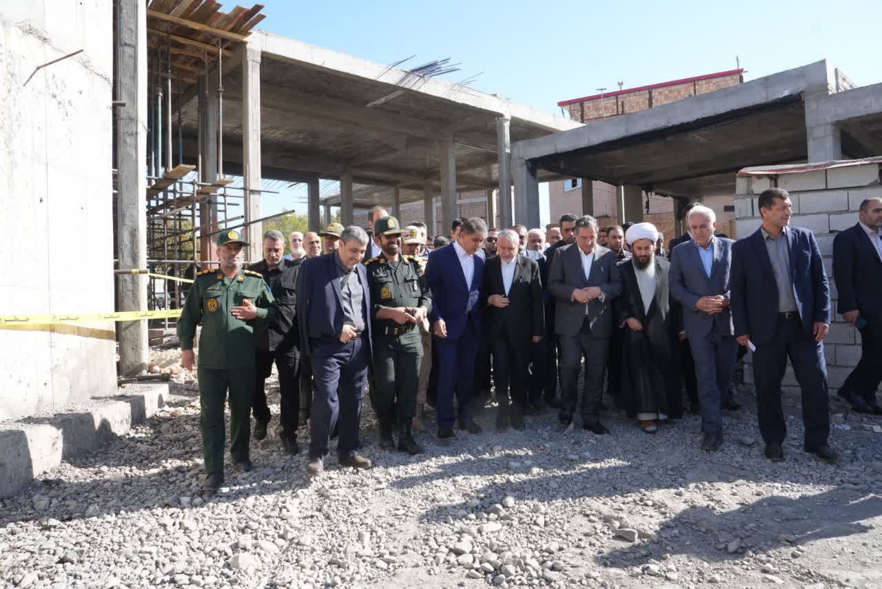 بازدید وزیر میراث فرهنگی و استاندار آذربایجانغربی از آرامگاه شمس تبریزی + تصاویر