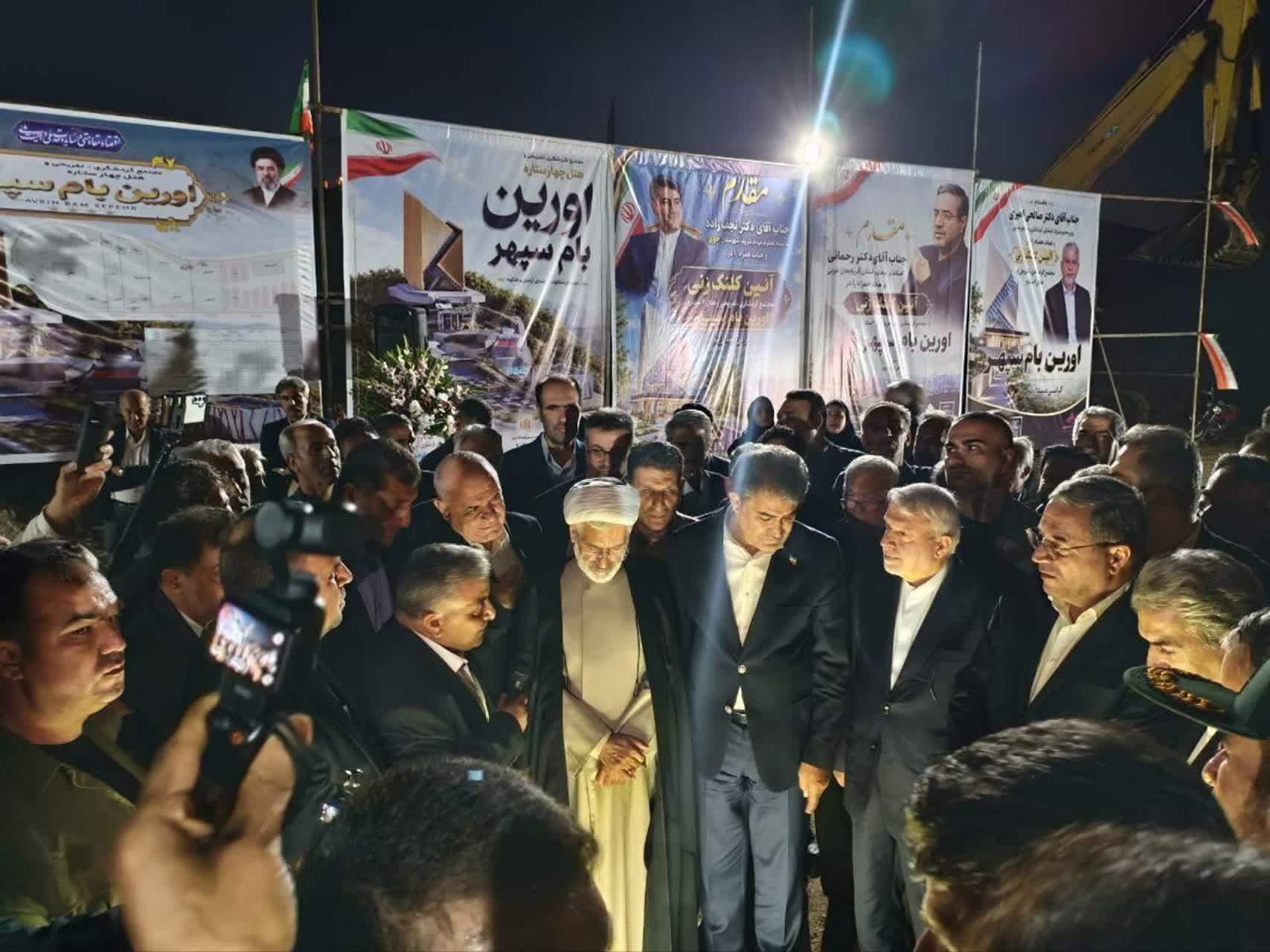 کلنگزنی هتل چهارستاره «اورین بام سپهر» در خوی