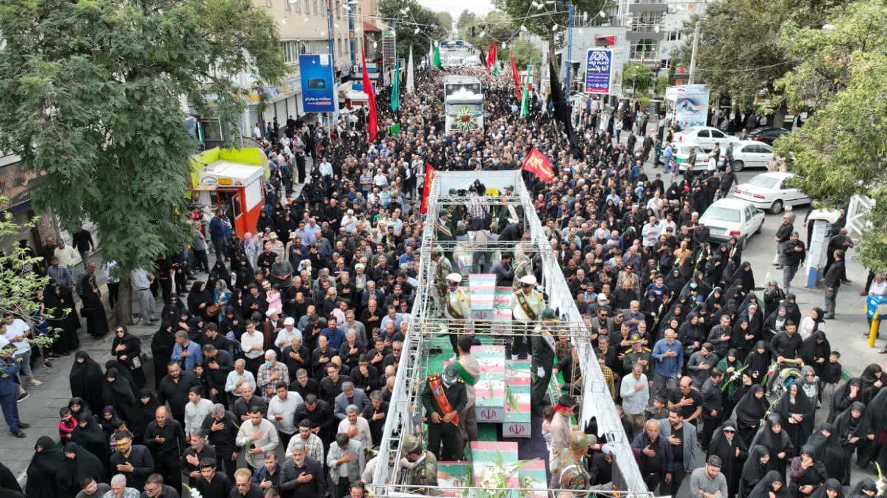 آلبوم تصویری / برگزاری مراسم تشییع پیکر مطهر 23 شهید هشت سال دفاع مقدس در ارومیه