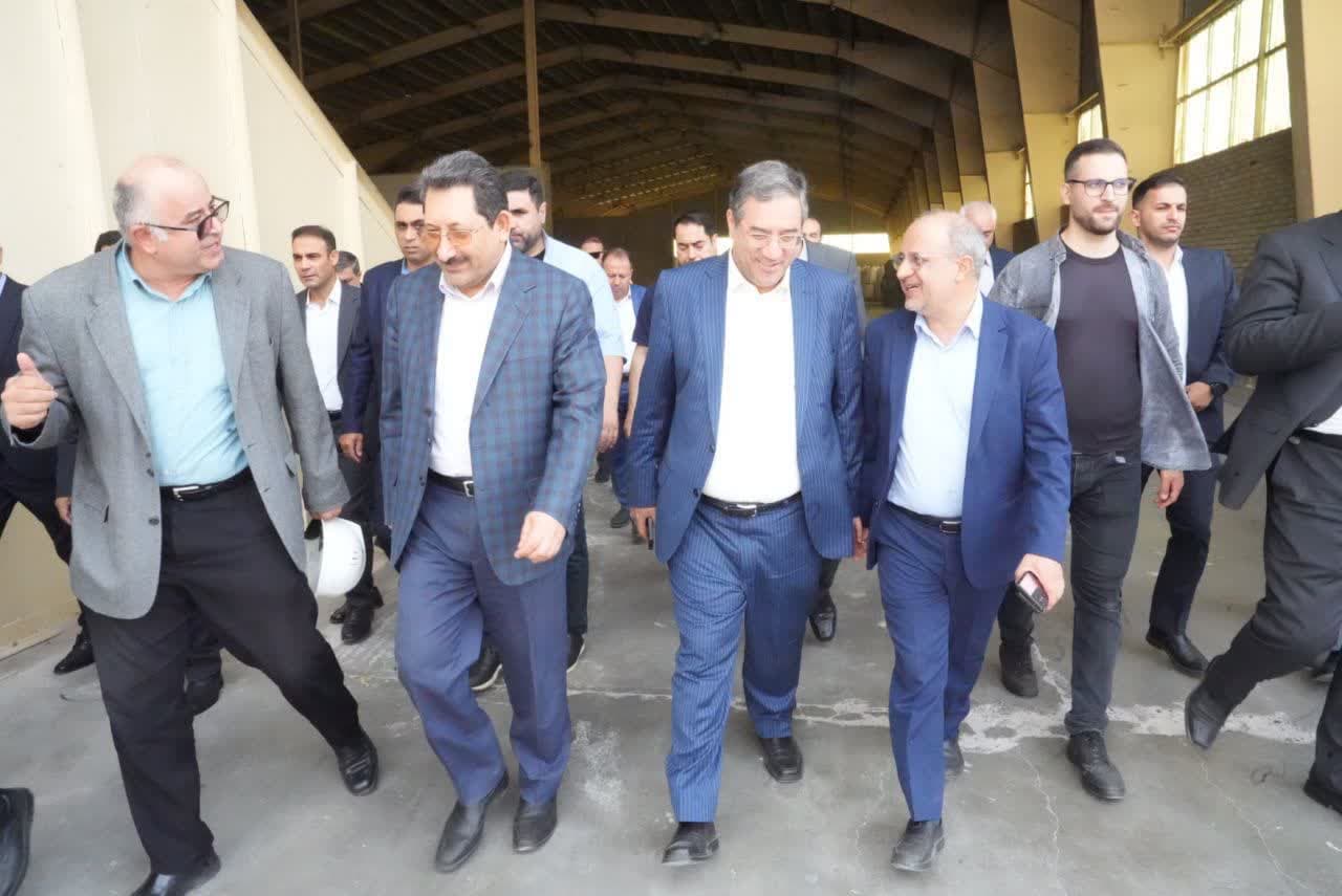 بازدید وزیر صمت و استاندار آذربایجانغربی از پروژه در حال احداث اروم شیشه ساچی در ارومیه + تصاویر