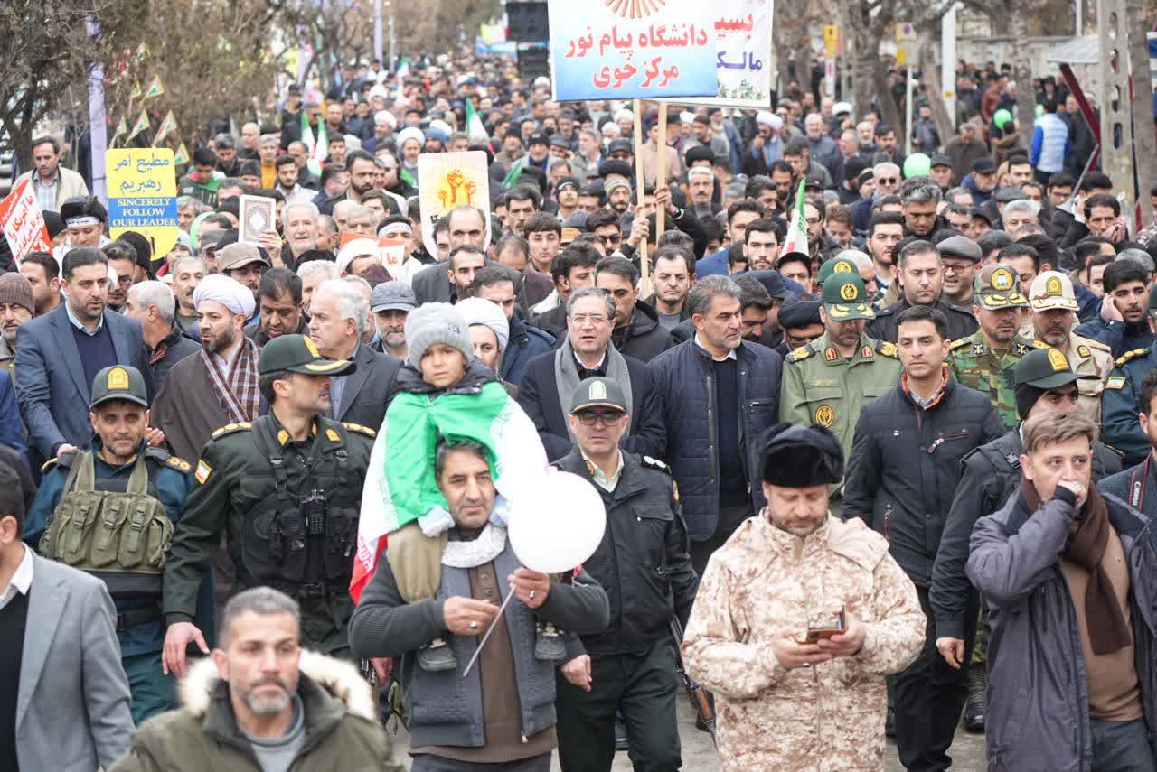 برگزاری باشکوه راهپیمایی 22 بهمن در خوی + تصاویر