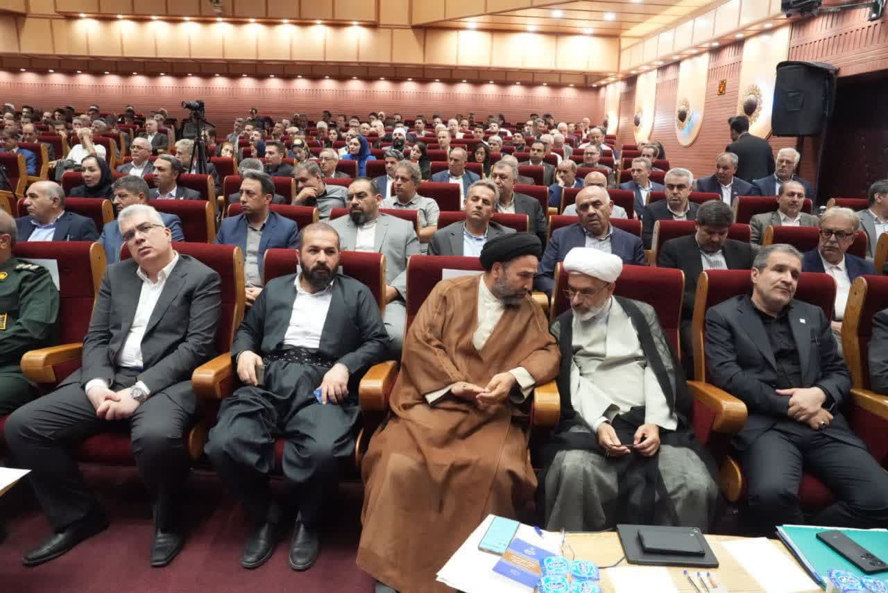 برگزاری نشست فعالین اقتصادی آذربایجانغربی + تصاویر