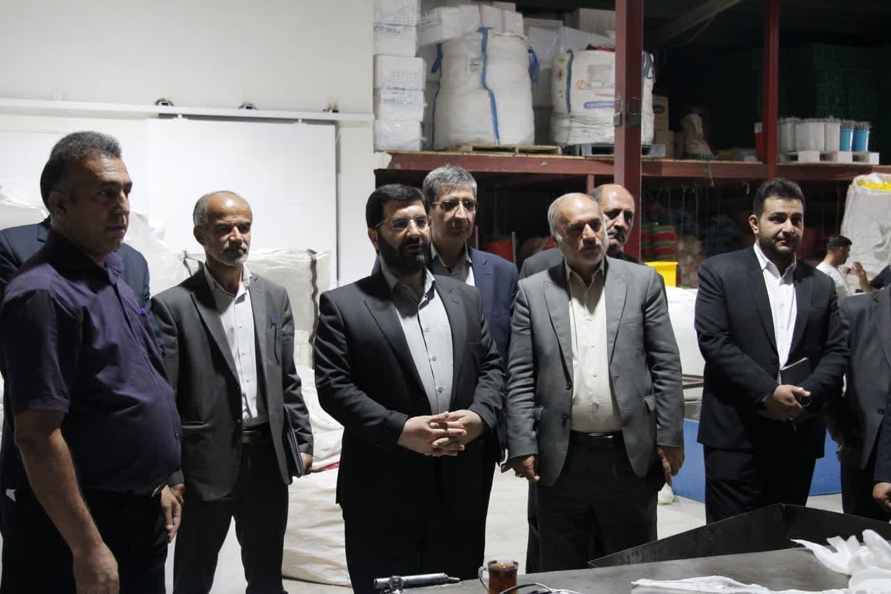 بازدید معاون هماهنگی امور اقتصادی استاندار آذربایجان غربی از دو شرکت تولیدی و صنعتی در ارومیه + تصاویر