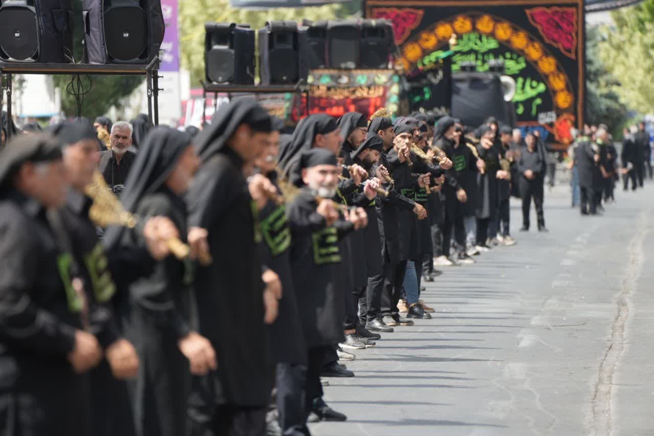 آلبوم تصویری / حضور استاندار آذربایجانغربی در آیین عزاداری تاسوعای حسینی در ارومیه