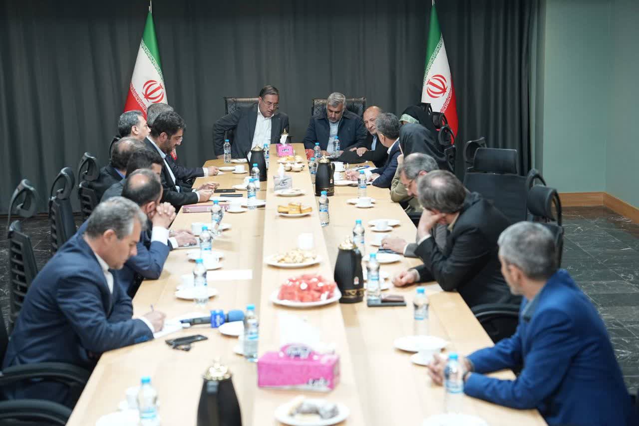 برگزاری نشست راهبردی استاندار آذربایجان‌غربی و معاون وزیر امور خارجه در مرز بازرگان + تصاویر