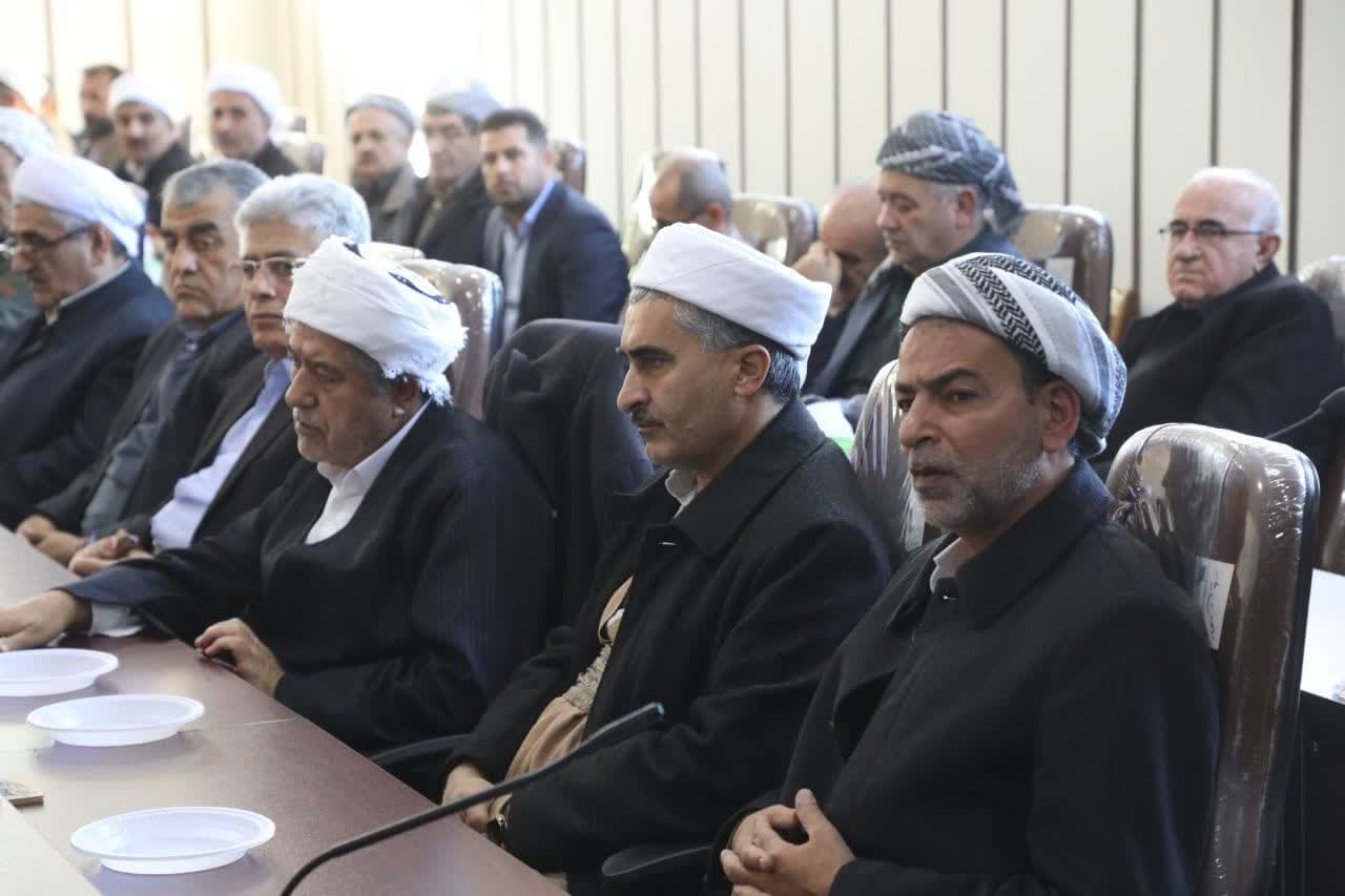 آلبوم تصویری / دیدار استاندار آذربایجانغربی با جمعی از روحانیون، سران طوایف و عشایر شهرستان پیرانشهر