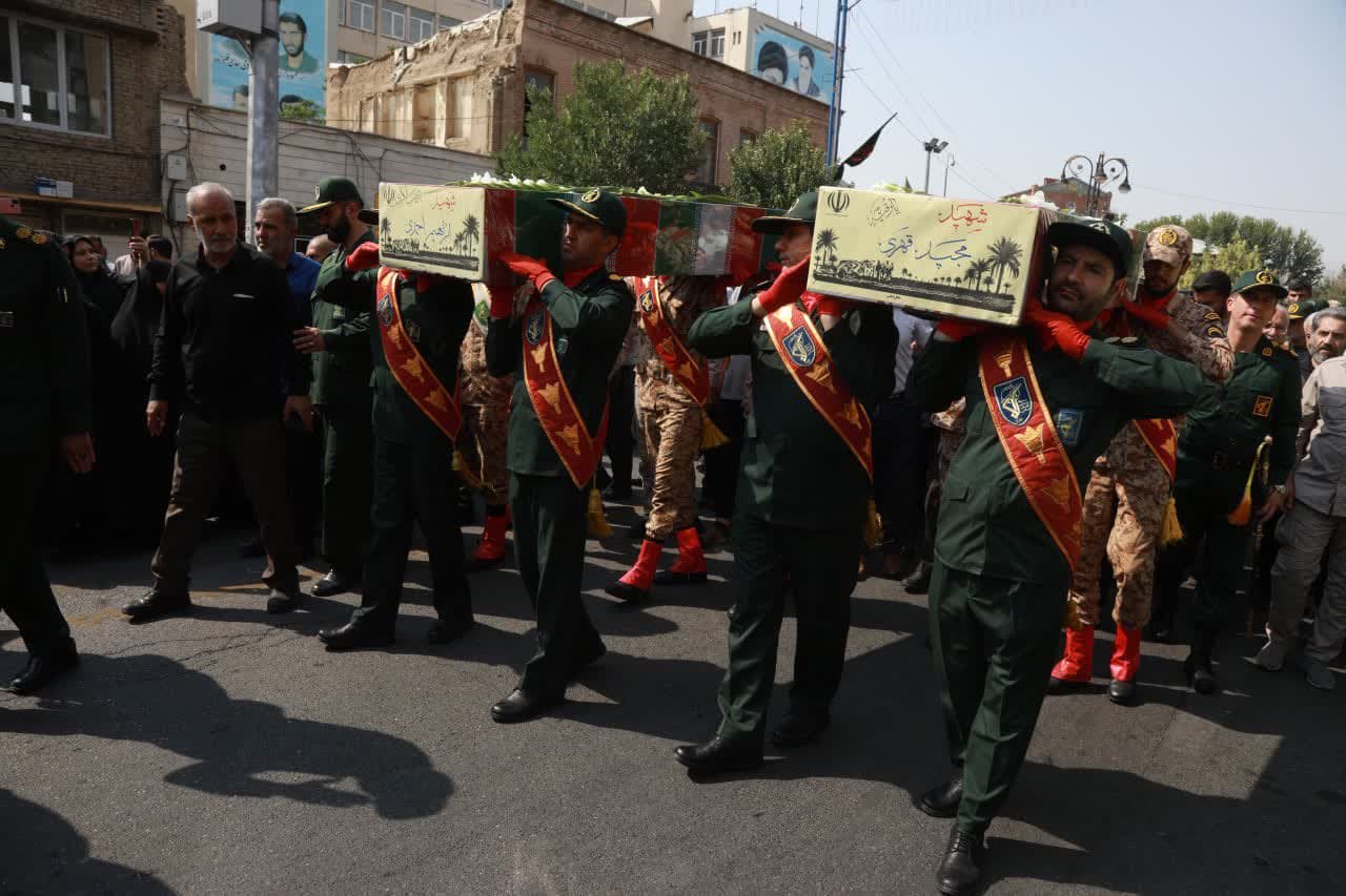 تشییع پیکر مطهر دو شهید تازهتفحصشده در ارومیه + تصاویر