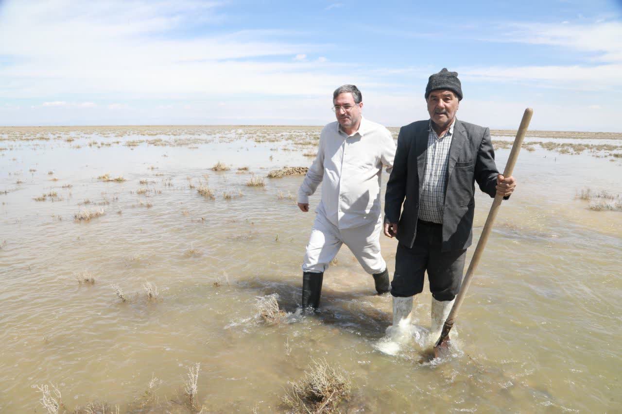 حضور میدانی و بازدید استاندار آذربایجان‌غربی از جریان انتقال آب از رودخانه‌های حوضه آبریز به دریاچه ارومیه + تصاویر