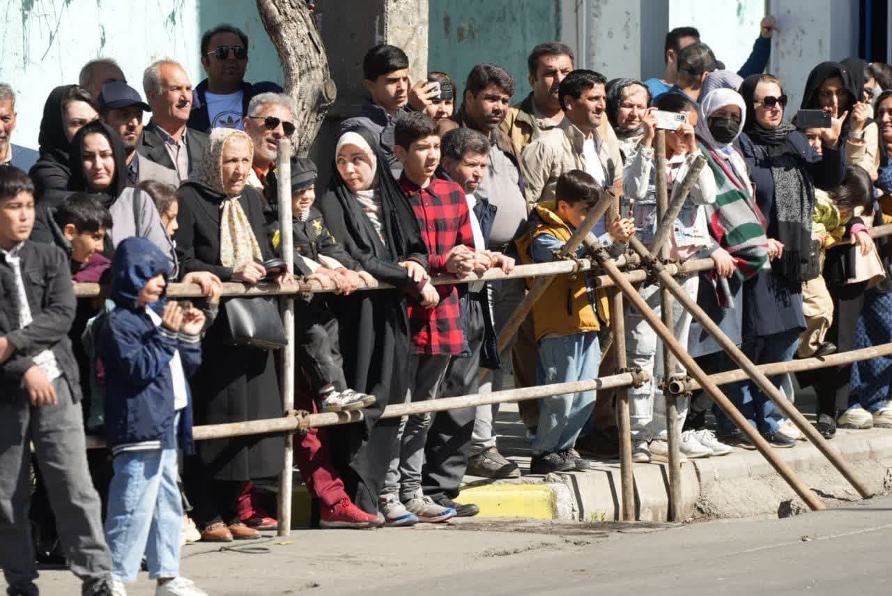 آلبوم تصویری / حضور استاندار آذربایجانغربی در مراسم رژه نیروهای مسلح استان به مناسبت روز ارتش