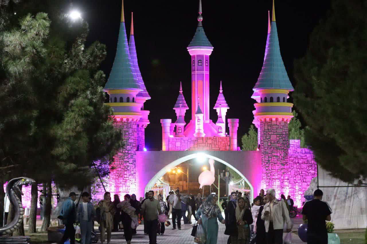 برگزاری آیین اختتامیه جشنواره انگور ارومیه + تصاویر