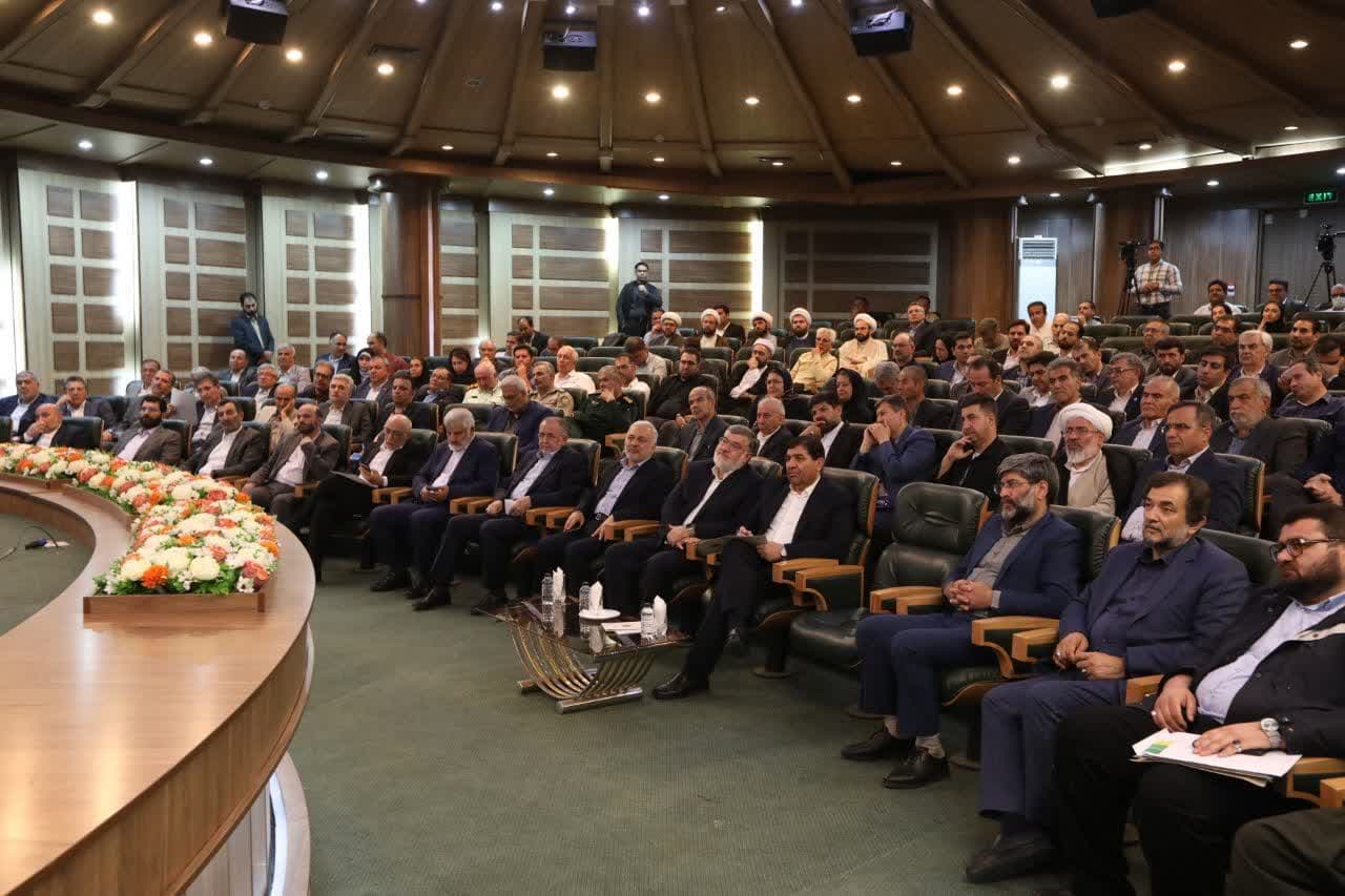 برگزاری نشست فعالین اقتصادی و جمعی از نخبگان آذربایجان غربی + تصاویر