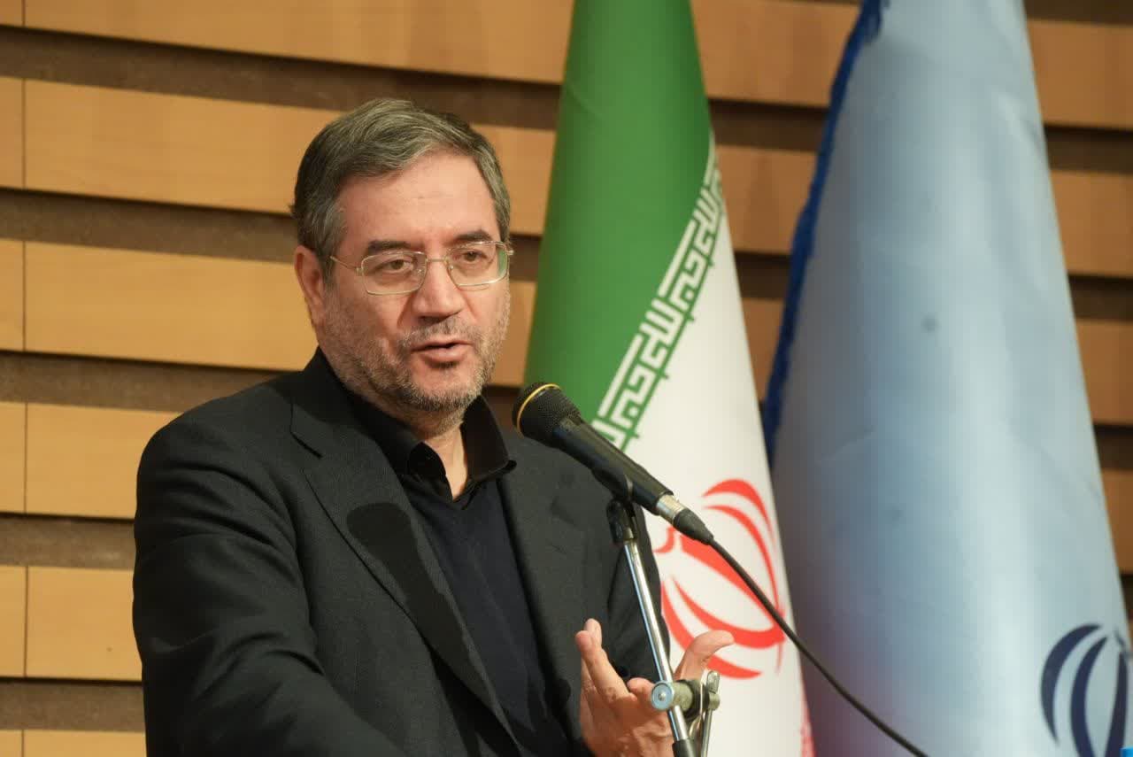 آلبوم تصویری / حضور استاندار آذربایجانغربی در همایش ملی رهیافتهای نوین برنامه درسی ملی در زیست بوم جدید