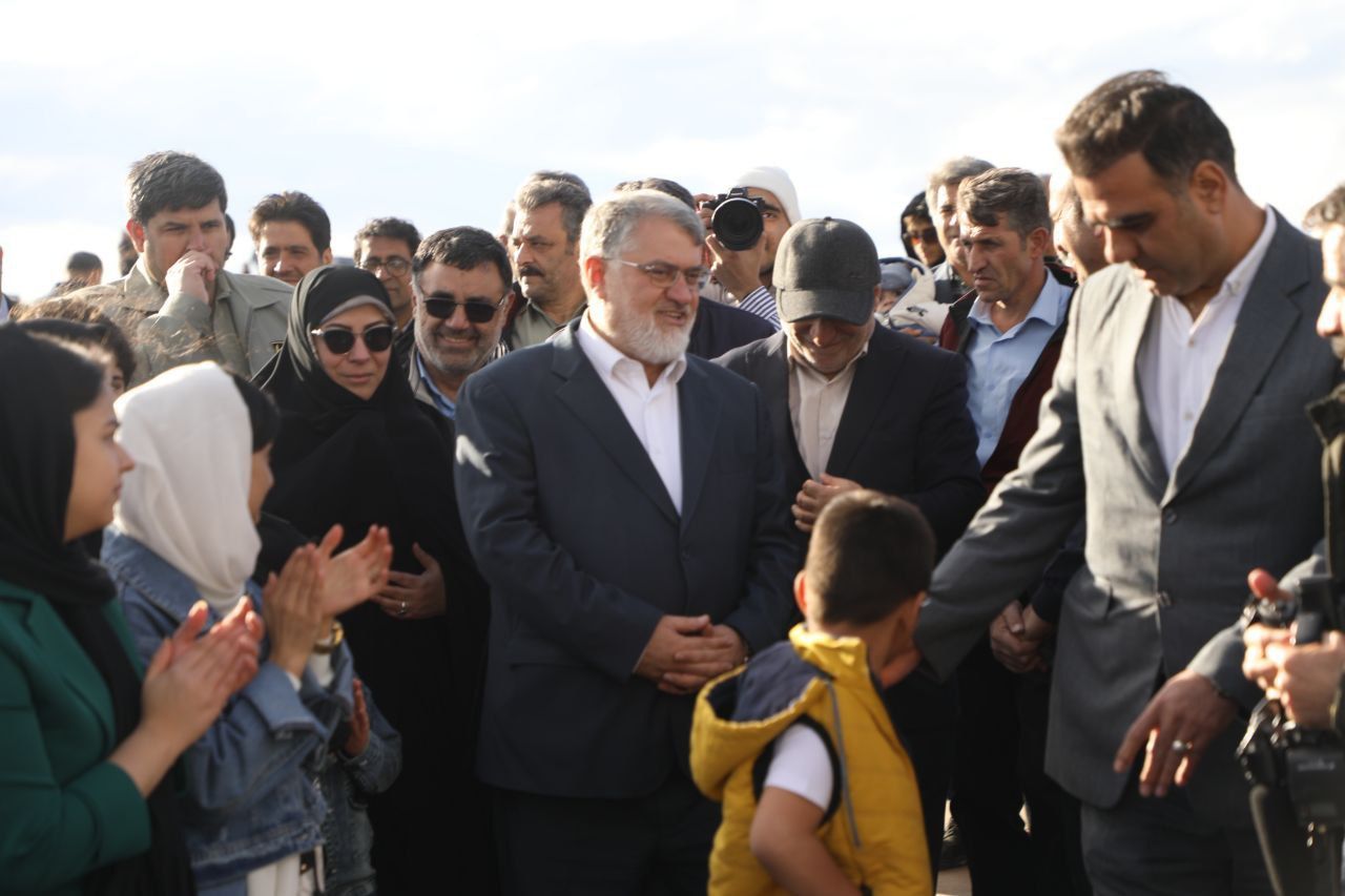 بازدید استاندار آذربایجانغربی از جشن خانوادگی پرواز بادبادک ها