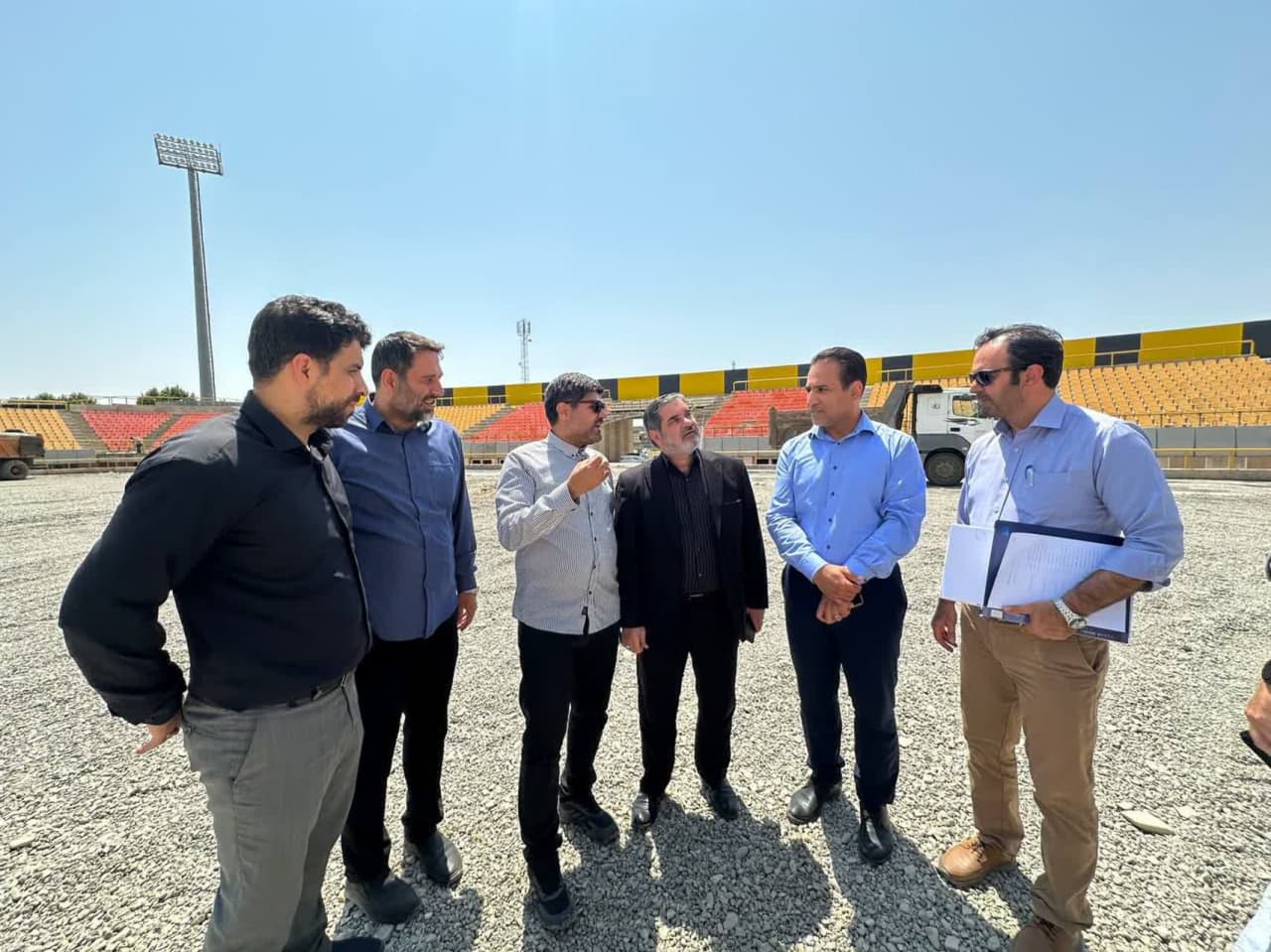 بازدید معاون هماهنگی امور عمرانی استاندار آذربایجانغربی از ورزشگاه 15 هزار نفری شهید باکری ارومیه + تصاویر