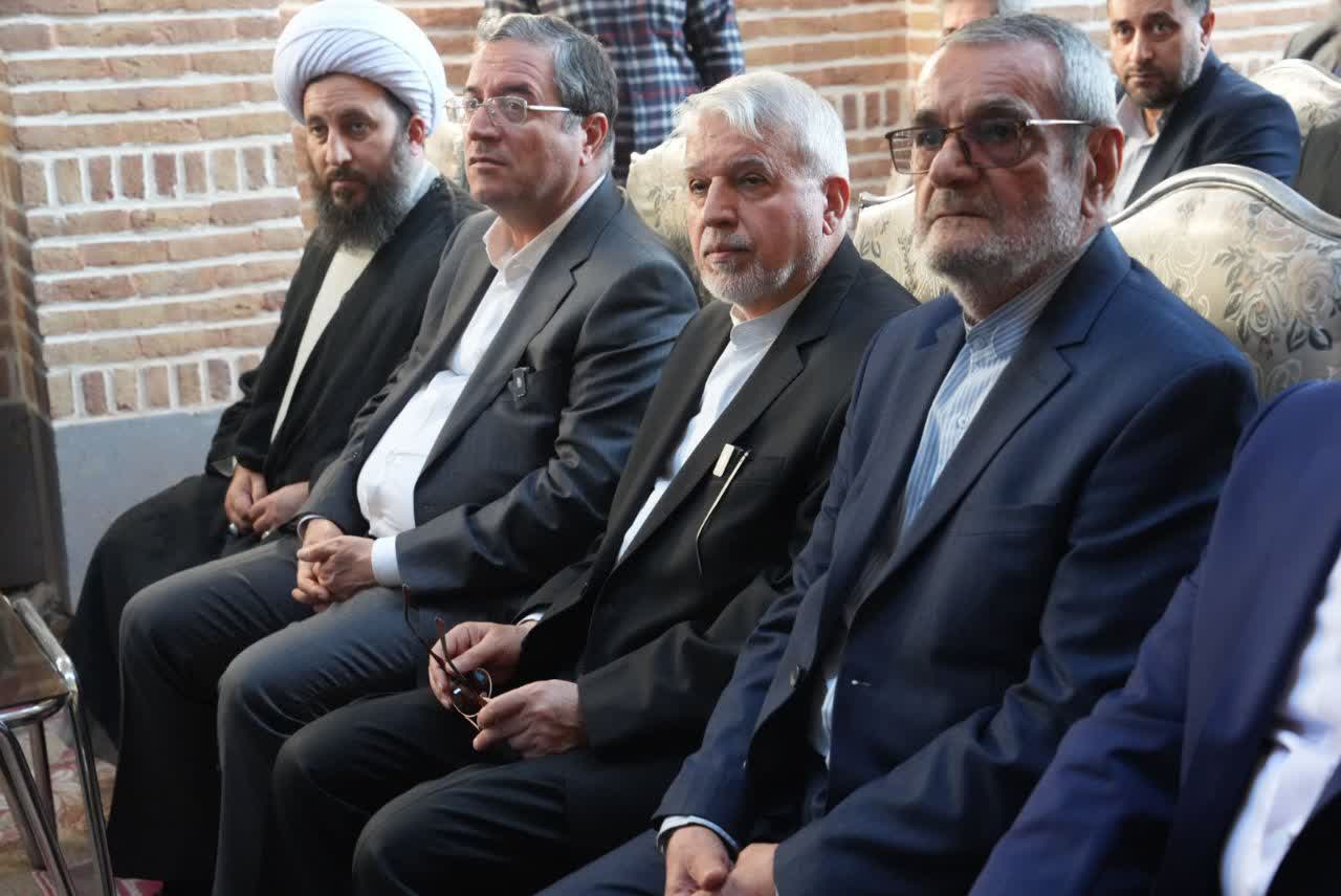 بازدید وزیر میراث فرهنگی و استاندار آذربایجانغربی از آرامگاه شمس تبریزی + تصاویر