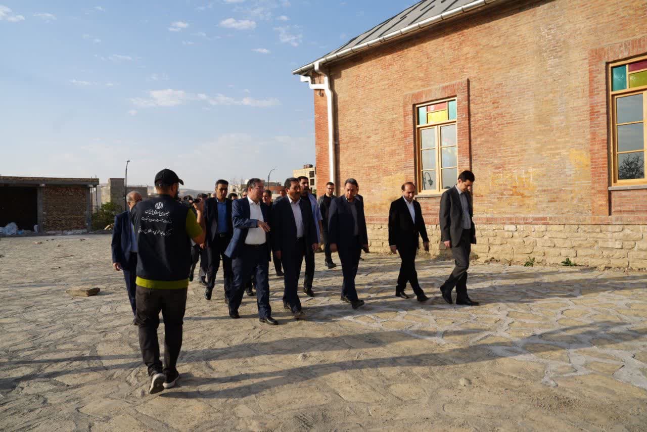 بازدید وزیر صمت و استاندار آذربایجانغربی از مرکز خدمات سرمایهگذاری استان + تصاویر
