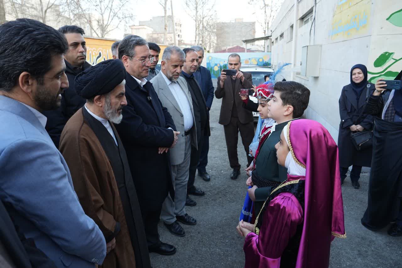 برگزاری آیین نواخته شدن زنگ انقلاب در ارومیه + تصاویر