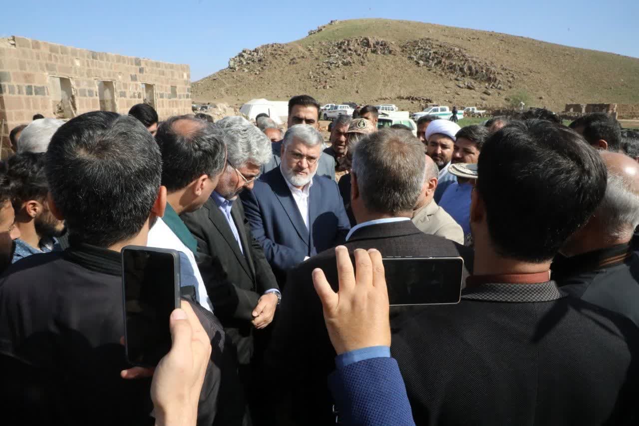 آلبوم تصویری / حضور استاندار آذربایجانغربی در جمع مردم روستای مرزی سوریک ماکو