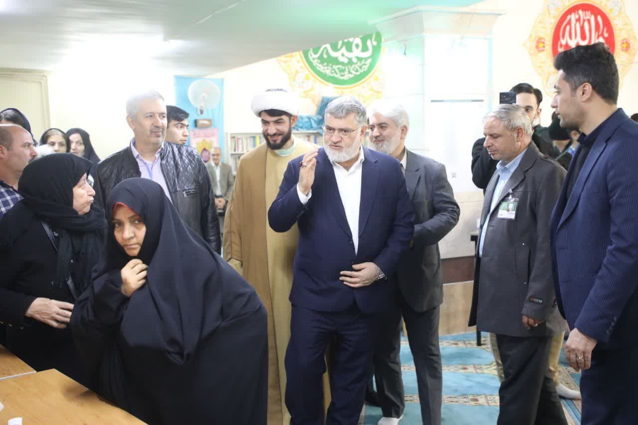 آلبوم تصویری / بازدید استاندار آذربایجانغربی از شعب اخذ رای در ارومیه