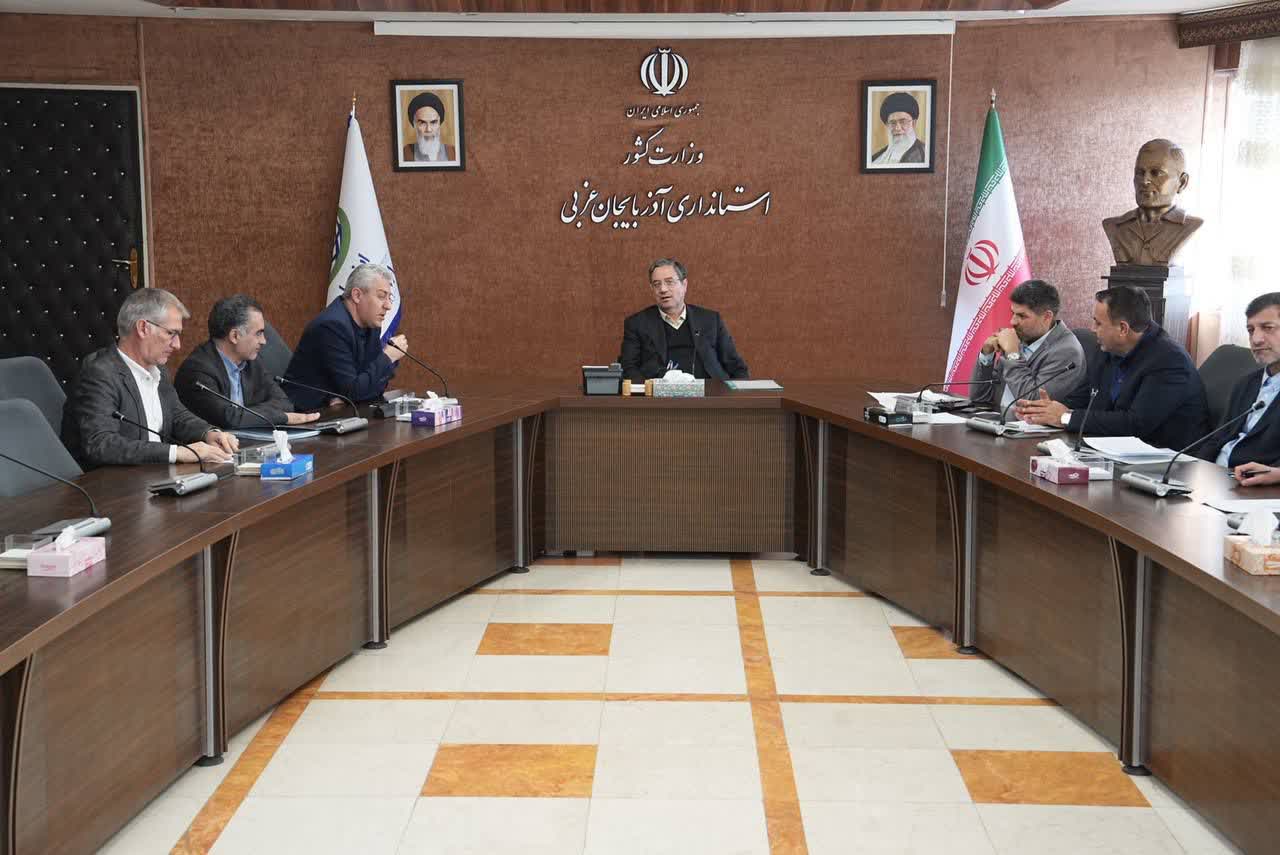 برگزاری جلسه کمیسیون ماده 5 آذربایجانغربی + تصاویر