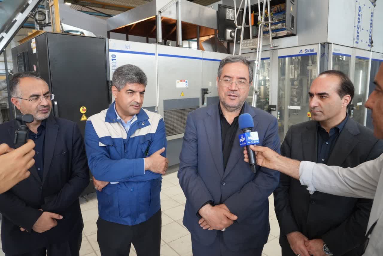 بازدید استاندار آذربایجانغربی از کارخانه پاکدیس ارومیه + تصاویر