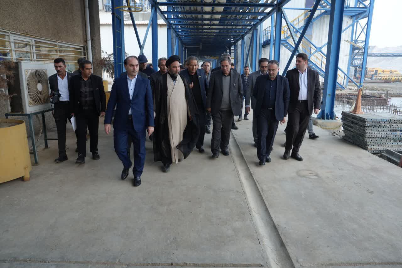 بازدید استاندار آذربایجانغربی از شرکت کیمیا کلر کبودان در ارومیه + تصاویر