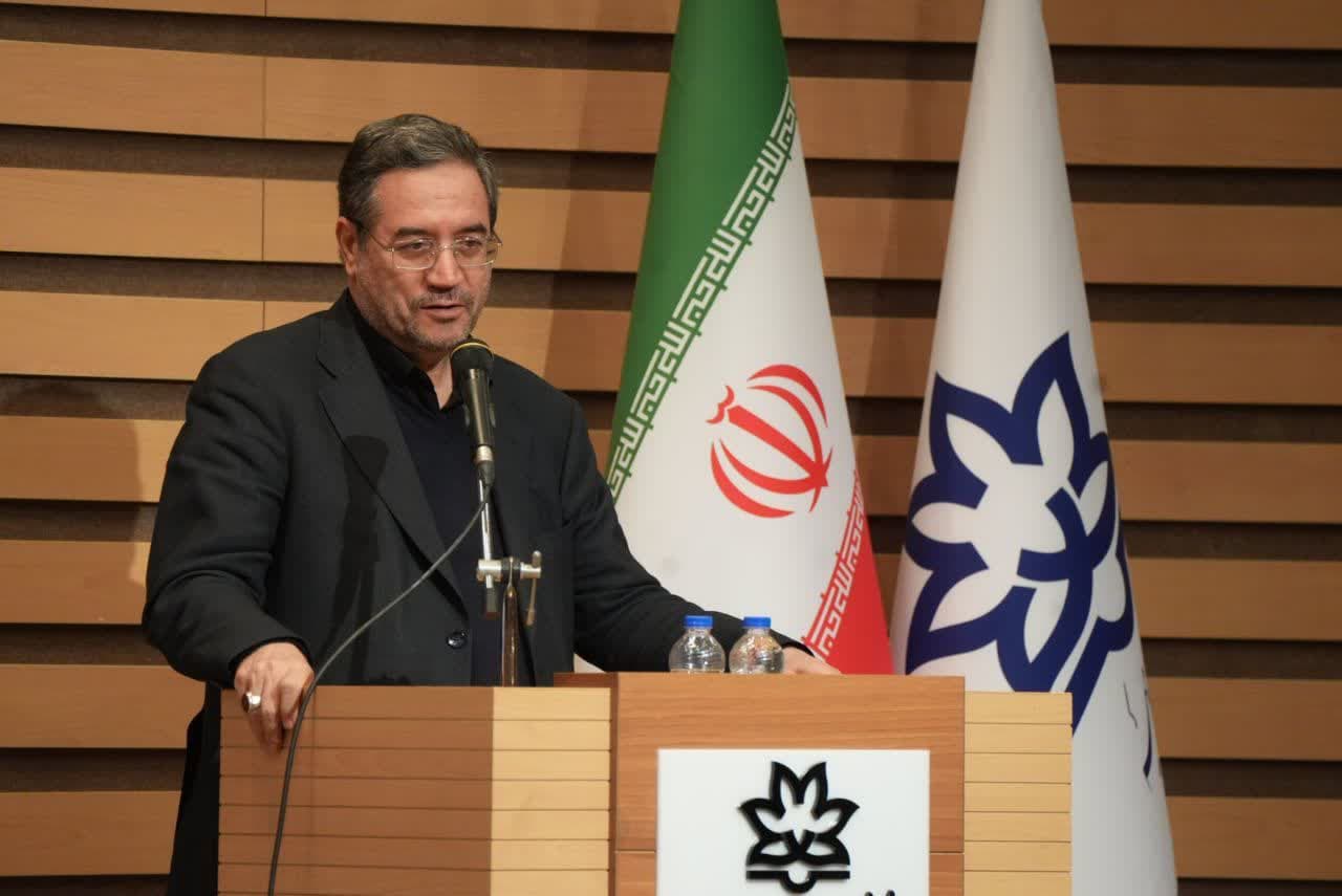 آلبوم تصویری / حضور استاندار آذربایجانغربی در جشنواره تجلیل از برگزیدگان پژوهش و فناوری استان