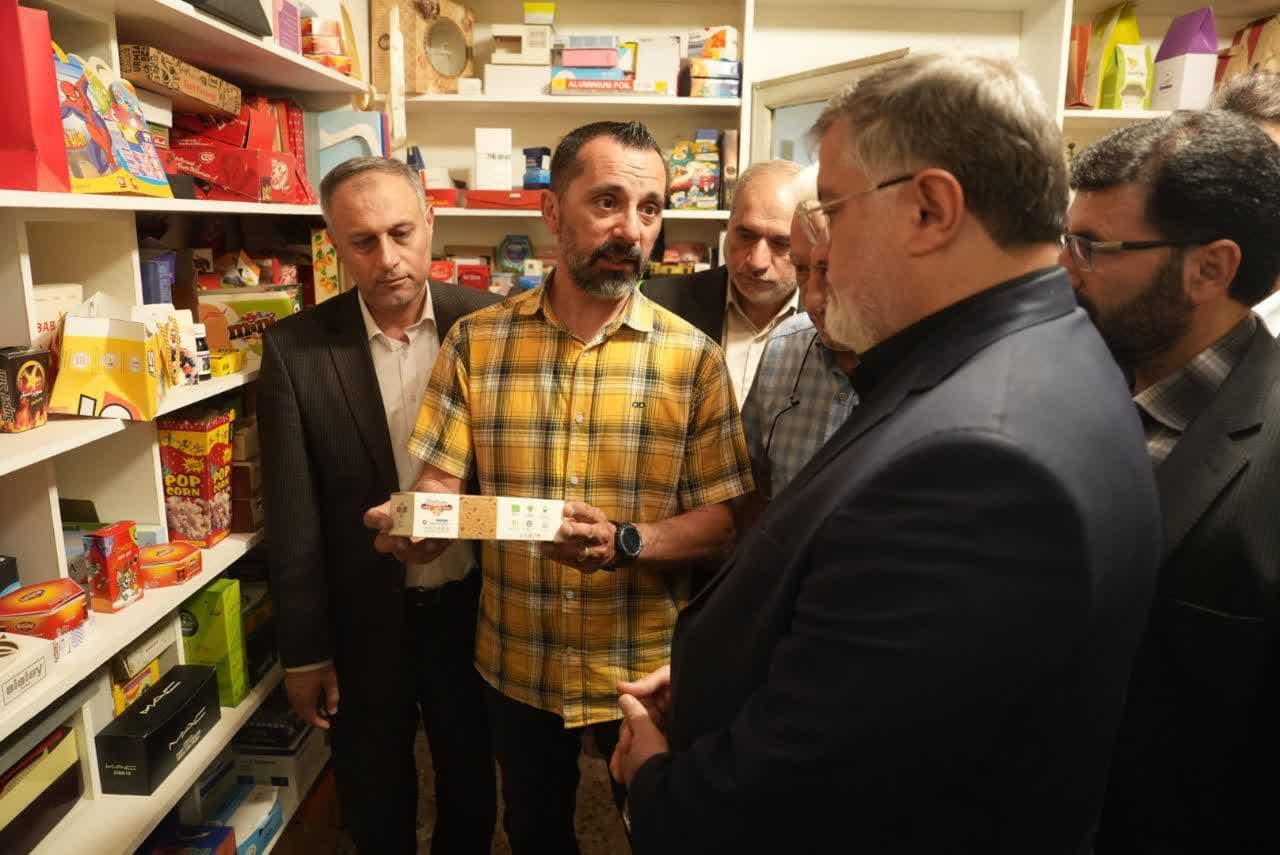 بازدید استاندار آذربایجان غربی از دو شرکت تولیدی و صنعتی در ارومیه + تصاویر