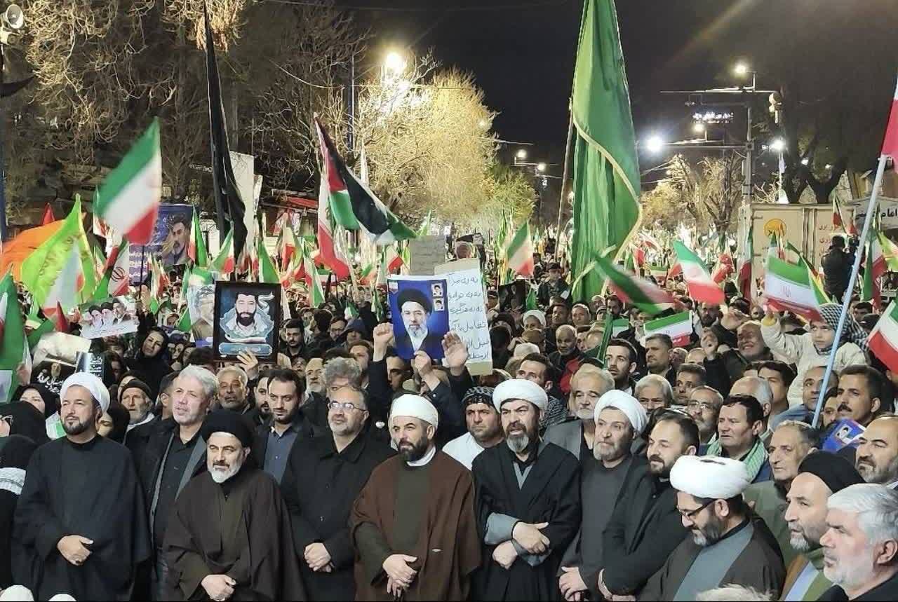 سی‌امین شب پاسداری مردم ارومیه از خیابان‌ها در تجمع شبانه مردمی + تصاویر