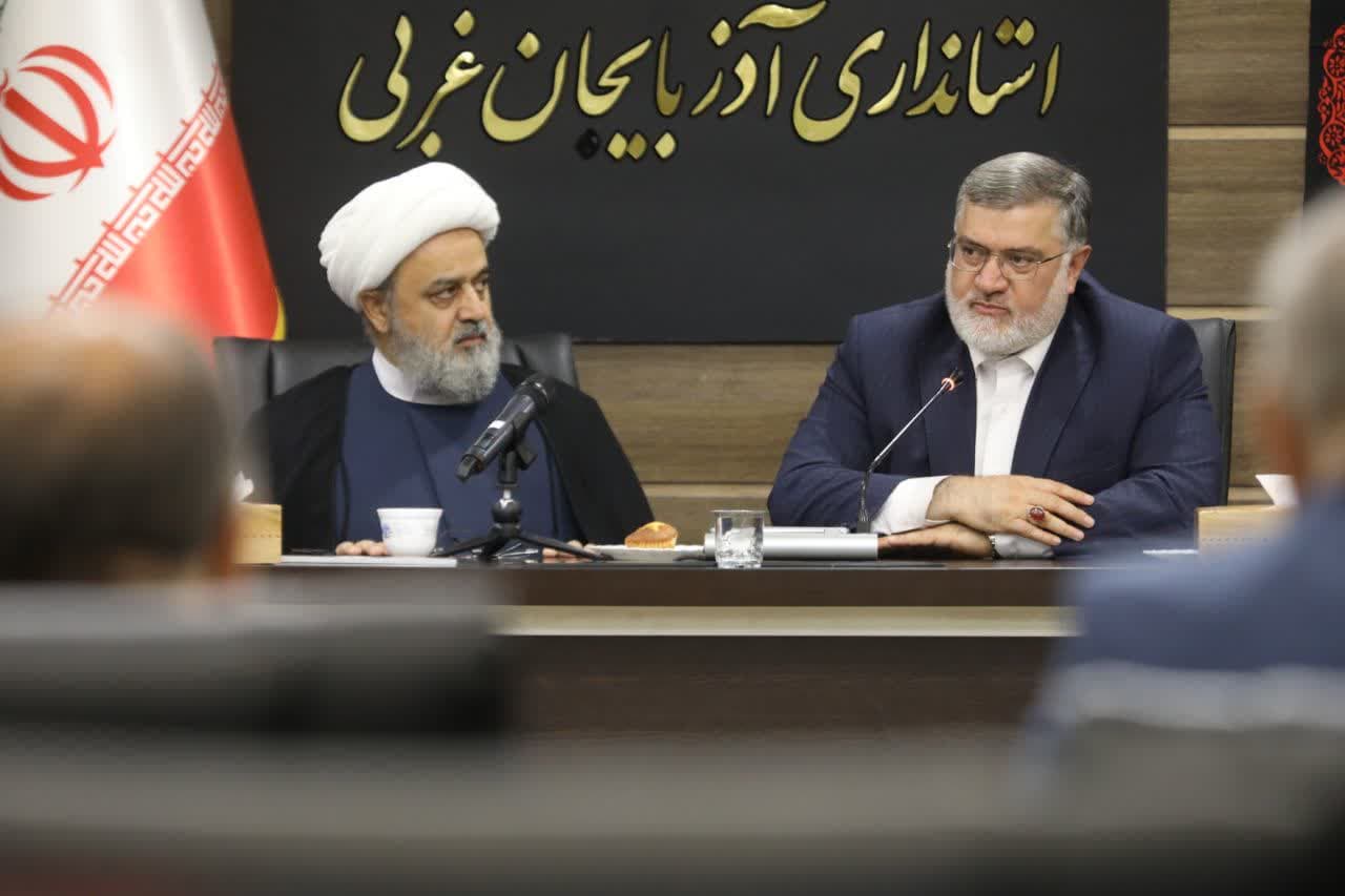 آلبوم تصویری / برگزاری آیین تجلیل از دست اندرکاران سومین اجلاس منطقهای وحدت اسلامی در ارومیه