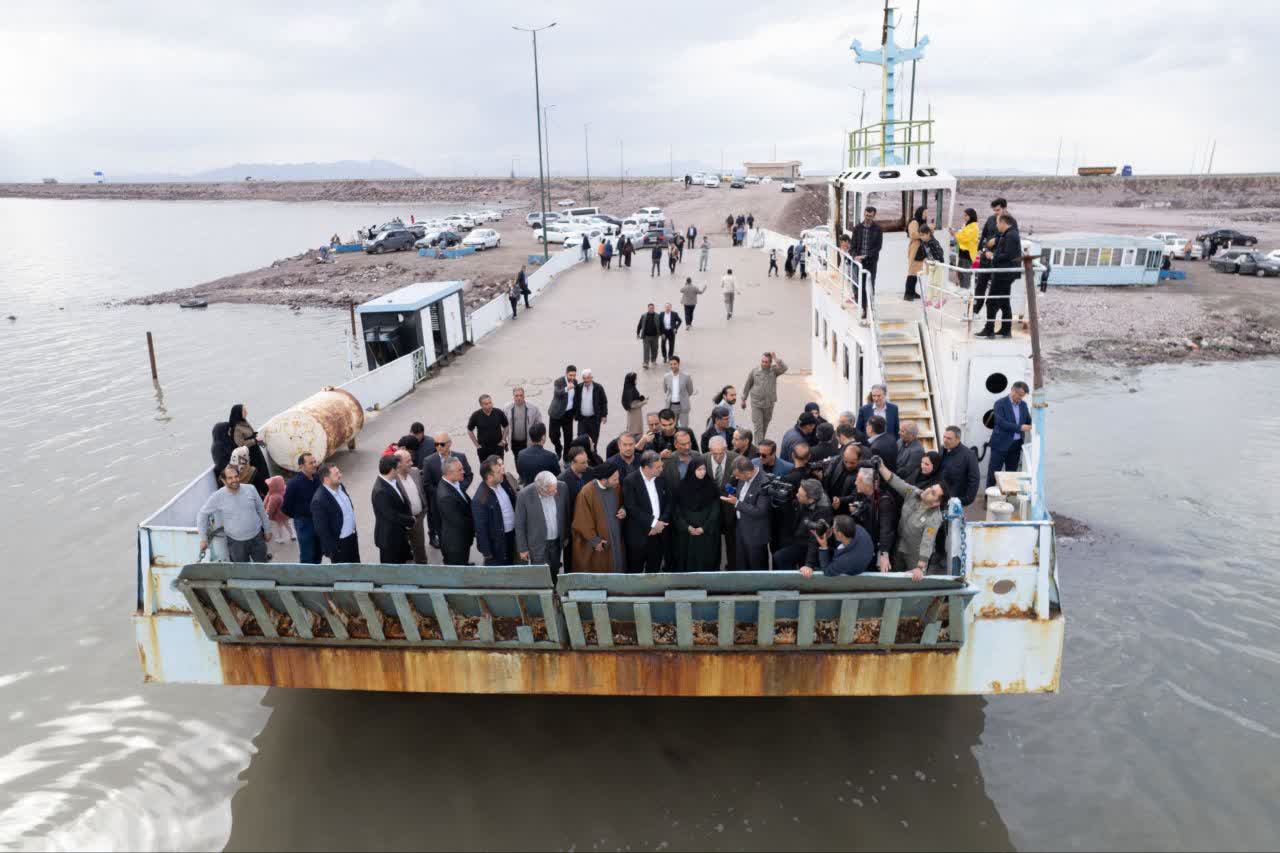 آلبوم تصویری / بازدید معاون رئیس‌جمهور و استاندار آذربایجان‌غربی از دریاچه ارومیه