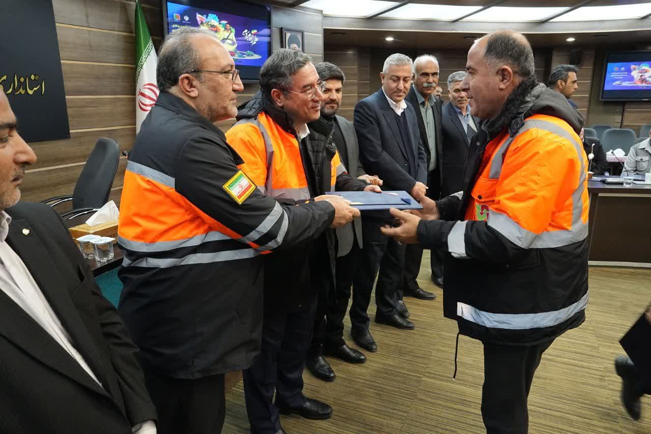 برگزاری نشست صمیمی استاندار آذربایجانغربی با فعالان حملونقل جادهای + تصاویر