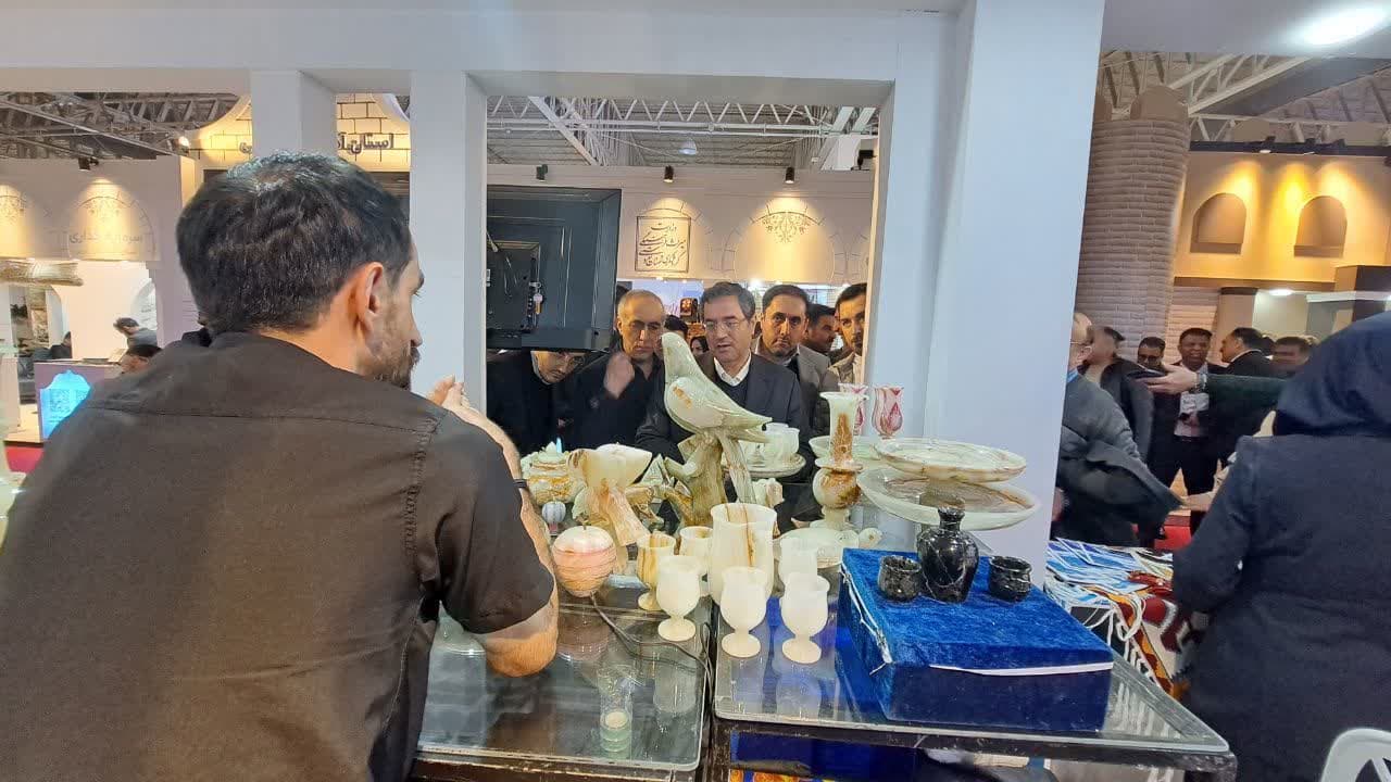 بازدید استاندار آذربایجان غربی از غرفه استانهای شرکت کننده در نمایشگاه بین المللی گردشگری تهران + تصاویر