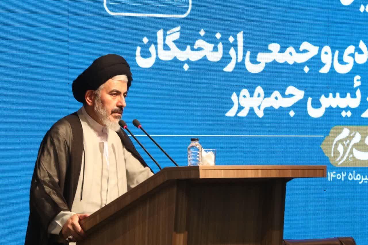 برگزاری نشست فعالین اقتصادی و جمعی از نخبگان آذربایجان غربی + تصاویر