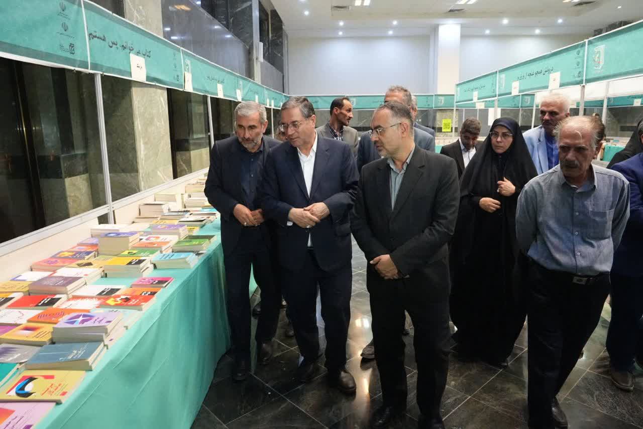 بازدید استاندار آذربایجانغربی از نمایشگاه سراسری کتاب ارومیه + تصاویر