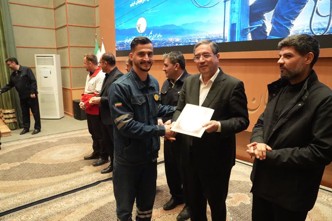 آلبوم تصویری / برگزاری آیین تجلیل از سیمبانان و دکل‌بانان صنعت برق آذربایجان‌غربی