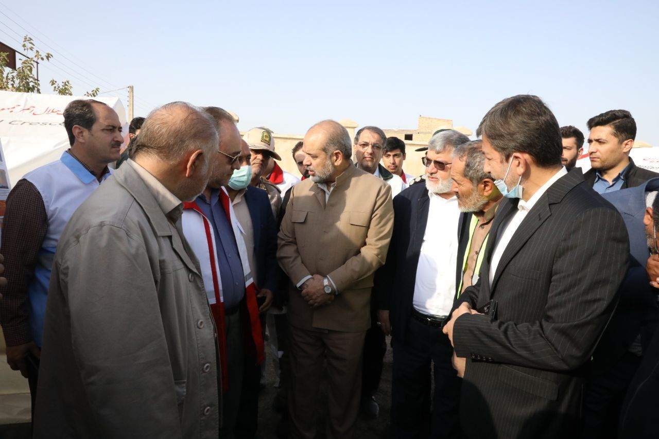 آلبوم تصویری / حضور وزیر کشور در مناطق زلزله زده شهرستان خوی