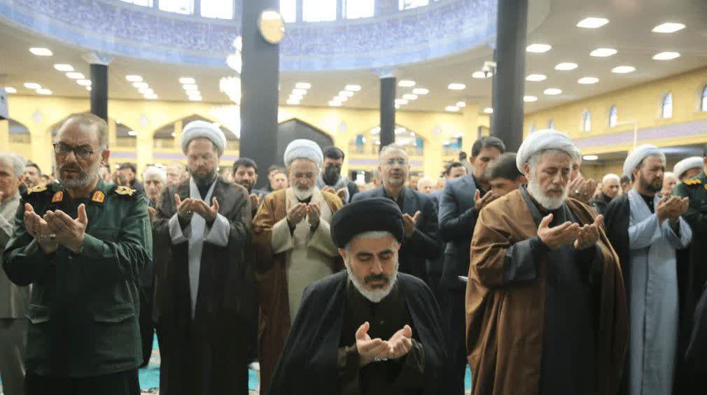 برگزاری نماز باشکوه عید سعید فطر با حضور مردم و مسئولان در ارومیه + تصاویر