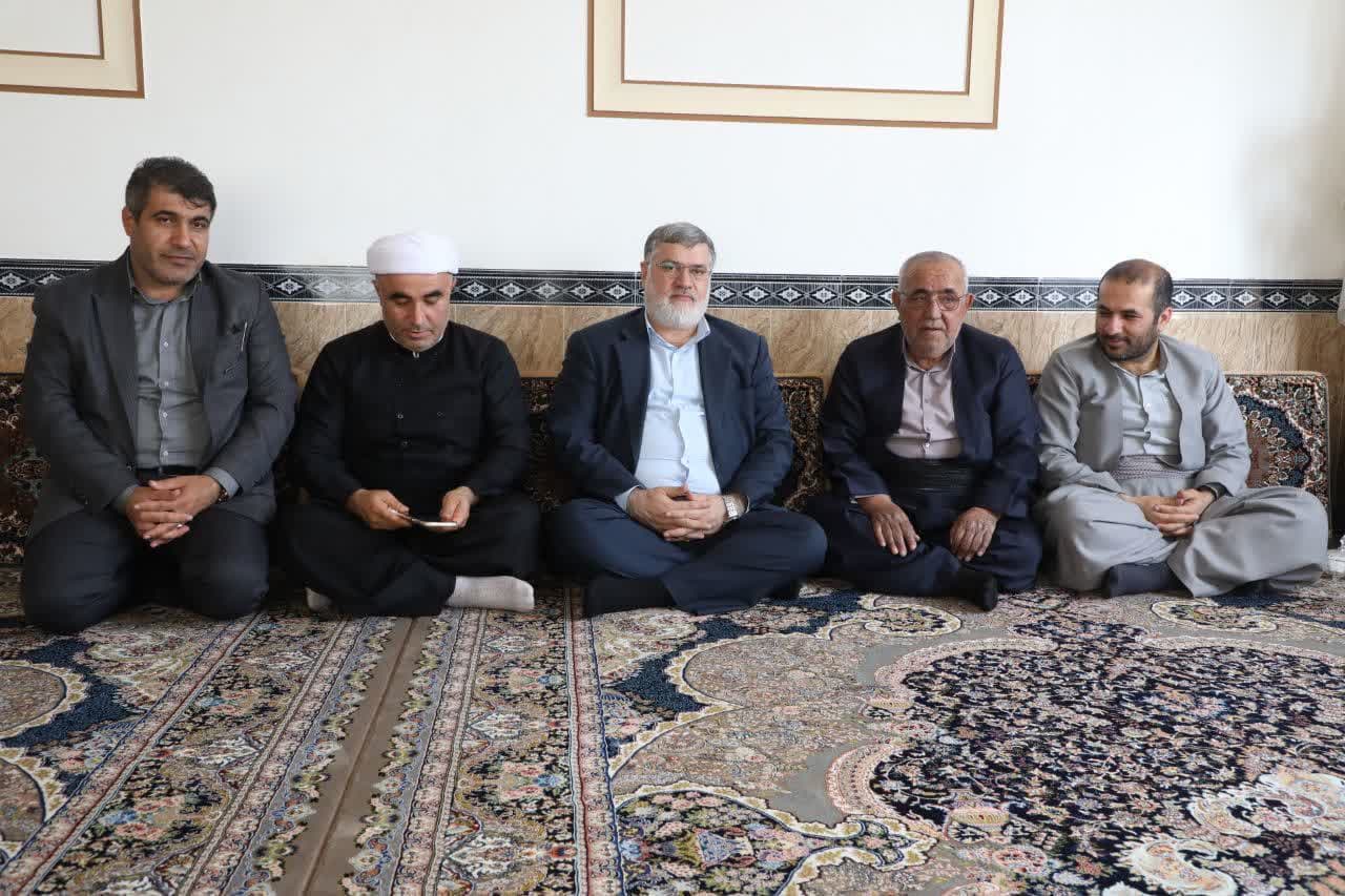 دیدار استاندار آذربایجانغربی با رزمنده سرافراز ملاکریم شمسی + تصاویر