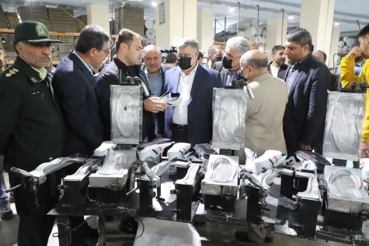 بازدید استاندار آذربایجان غربی از کارخانه ویستا آسان پوش ماکو + تصاویر