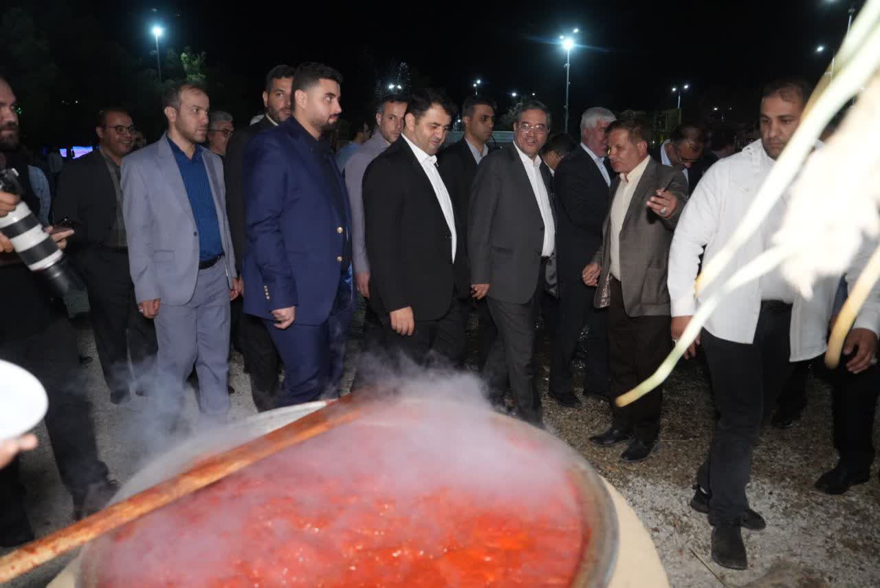 آلبوم تصویری / آغاز هشتمین جشنواره انگور ارومیه