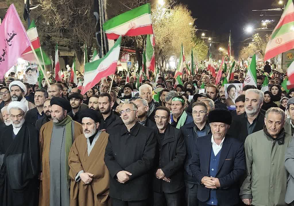 اقتدار، وحدت و همبستگی پیام اجتماعات شبانه مردم ارومیه + تصاویر