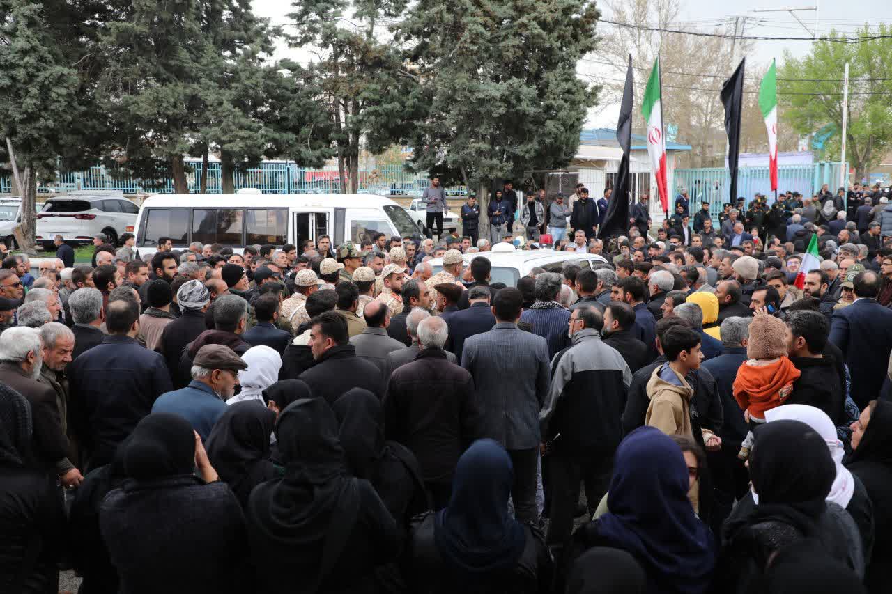 برگزاری آیین تشییع پیکر مطهر شهید مدافع وطن در ارومیه + تصاویر