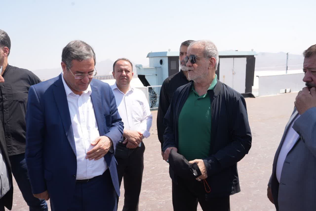 بازدید رئیسجمهور از دریاچه ارومیه + تصاویر