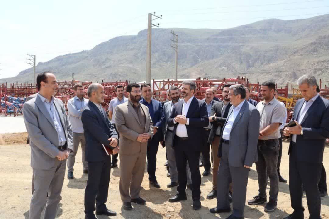 بازدید معاون هماهنگی امور اقتصادی استاندار آذربایجانغربی از چند طرح اقتصادی در حال احداث