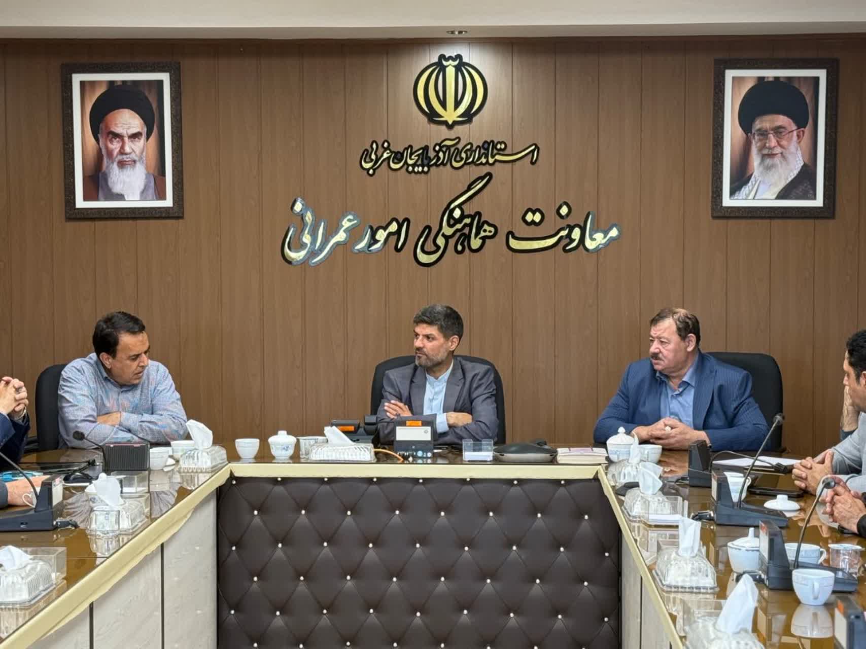 برگزاری جلسه هماهنگی و رفع موانع سرمایهگذاری در آزادراه ارومیه - تبریز